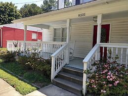 Charming 4BR Cape Cod Near Downtown Cary & Parks