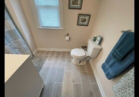 Charming 4BR Cape Cod Near Downtown Cary & Parks