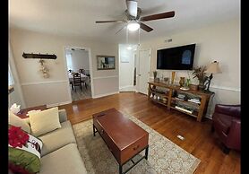 Charming 4BR Cape Cod Near Downtown Cary & Parks