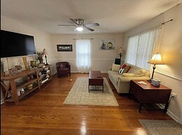 Charming 4BR Cape Cod Near Downtown Cary & Parks