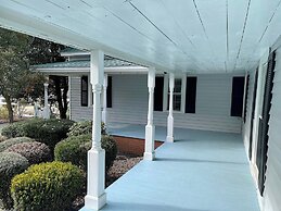 Charming 4BR Historic Home With Scenic Views