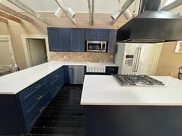 Charming 4BR Historic Home With Scenic Views