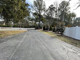 Charming 4BR Historic Home With Scenic Views