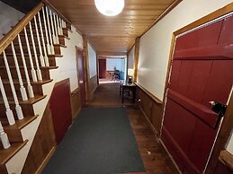 Charming 4BR Historic Home With Scenic Views