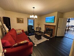 Charming 4BR Historic Home With Scenic Views