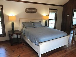 Charming 4BR Historic Home With Scenic Views