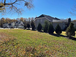 Charming 4BR Historic Home With Scenic Views