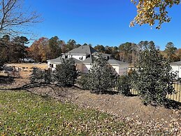 Charming 4BR Historic Home With Scenic Views