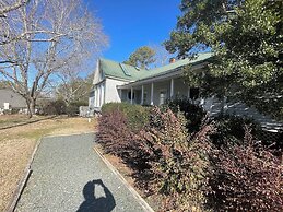Charming 4BR Historic Home With Scenic Views