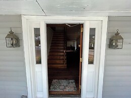 Charming 4BR Historic Home With Scenic Views