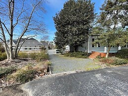 Charming 4BR Historic Home With Scenic Views