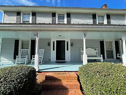 Charming 4BR Historic Home With Scenic Views
