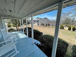 Charming 4BR Historic Home With Scenic Views