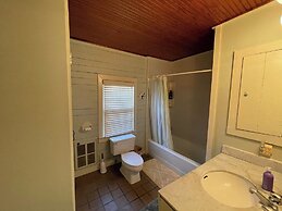 Charming 4BR Historic Home With Scenic Views