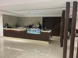 SMO Suite Hotel