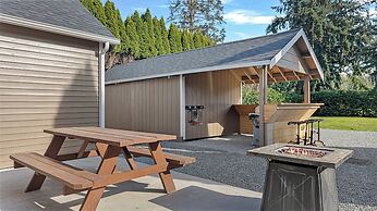 Peaceful 3BR W/ BBQ & Firepit Near Nature Skagit