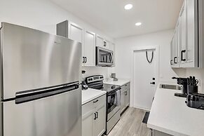 Studio off Las Olas- Steps to the Beach
