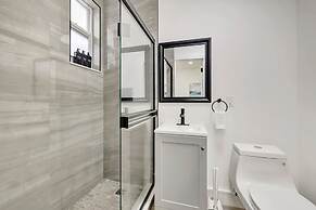 Studio off Las Olas- Steps to the Beach