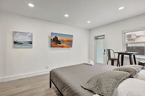 Studio off Las Olas- Steps to the Beach