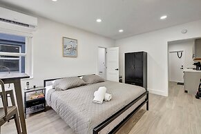 Studio off Las Olas- Steps to the Beach