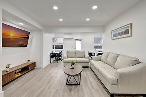 2BR 1BA off Las Olas Steps to Beach