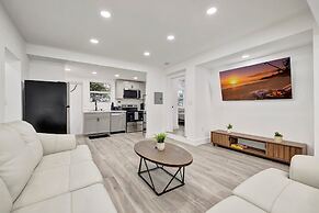 2BR 1BA off Las Olas Steps to Beach