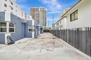 2BR 1BA off Las Olas Steps to Beach