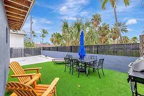 2BR 1BA off Las Olas Steps to Beach