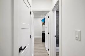 2BR 1BA off Las Olas Steps to Beach