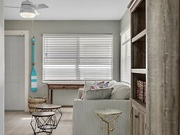 Modern Apt Near Beach Views & Wi-fi