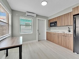 Modern Apt Near Beach Views & Wi-fi