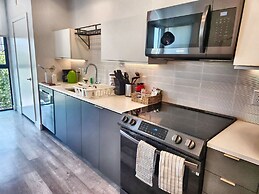 Melrose Rooftop Boutique Residences