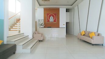 RedDoorz at LuxeLite Suites Makati