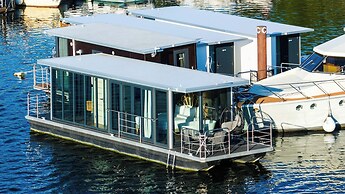L'Escale Royale Port Ilon Seine Giverny