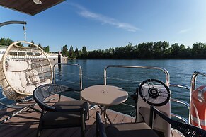L'Escale Royale Port Ilon Seine Giverny