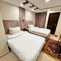 Shelton Rezidor Hotel Kumrat