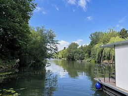 L'Escale Royale Poissy Ile de Migneaux