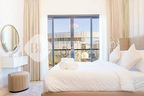 Bloomfields 4PluseMaid Royal Dana Villas