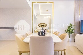 Bloomfields 4PluseMaid Royal Dana Villas