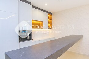 Bloomfields 4PluseMaid Royal Dana Villas