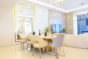 Bloomfields 4PluseMaid Royal Dana Villas