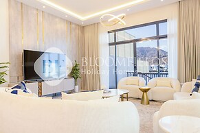 Bloomfields 4PluseMaid Royal Dana Villas