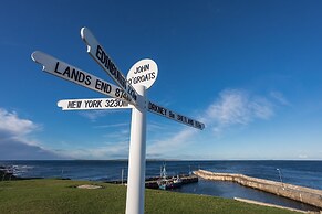 Short Walk to the Beach - 2 Guests - Free Parking