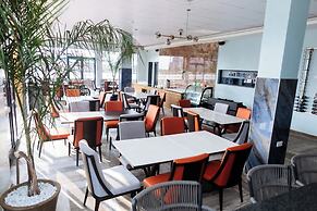 38 on Boulders Hotel