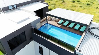 38 on Boulders Hotel