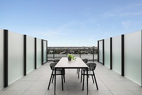 Hobson Apartments by Urban Rest