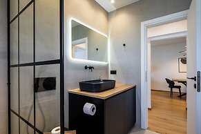 Bloom 2-Bedroom Apartment in Athens