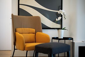 Bloom 2-Bedroom Apartment in Athens