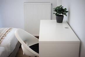 Bloom 2-Bedroom Apartment in Athens