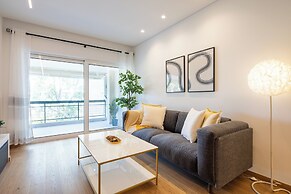 Bloom 2-Bedroom Apartment in Athens